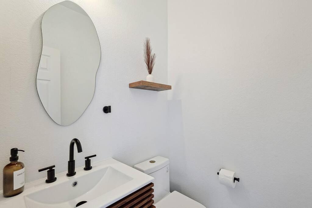 Wellness Oasis 5Br W Pool + Huge Yard + Fire Pit Villa Sachse Buitenkant foto