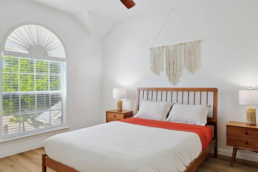 Wellness Oasis 5Br W Pool + Huge Yard + Fire Pit Villa Sachse Buitenkant foto