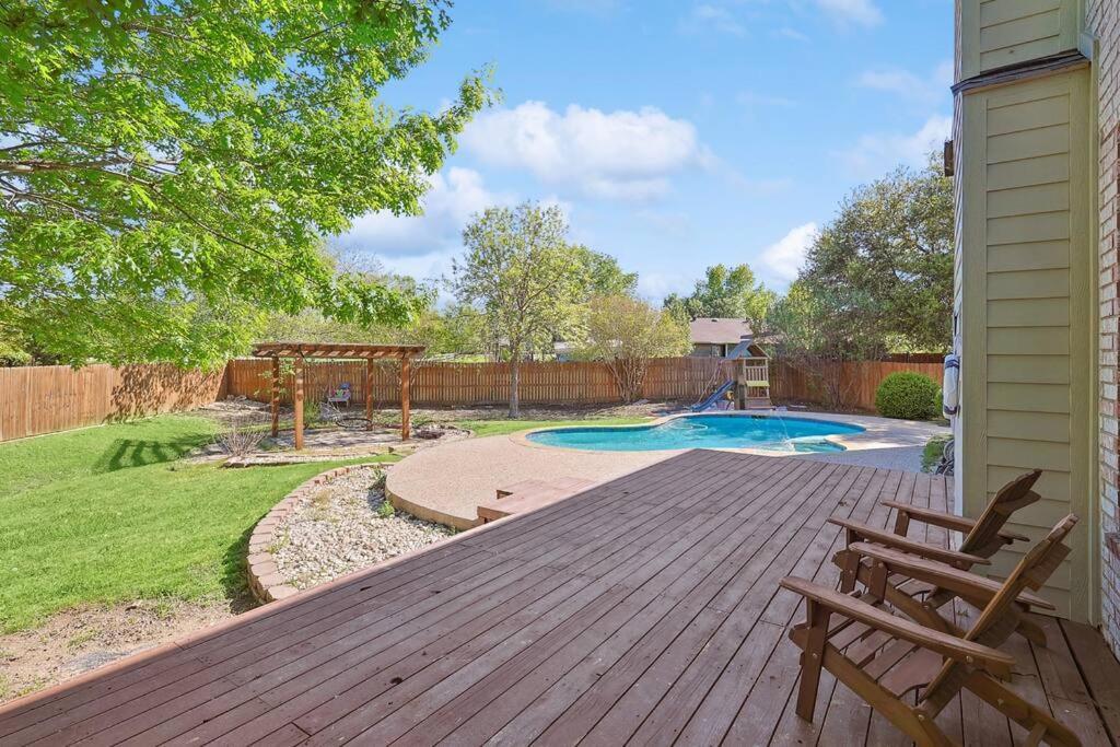 Wellness Oasis 5Br W Pool + Huge Yard + Fire Pit Villa Sachse Buitenkant foto