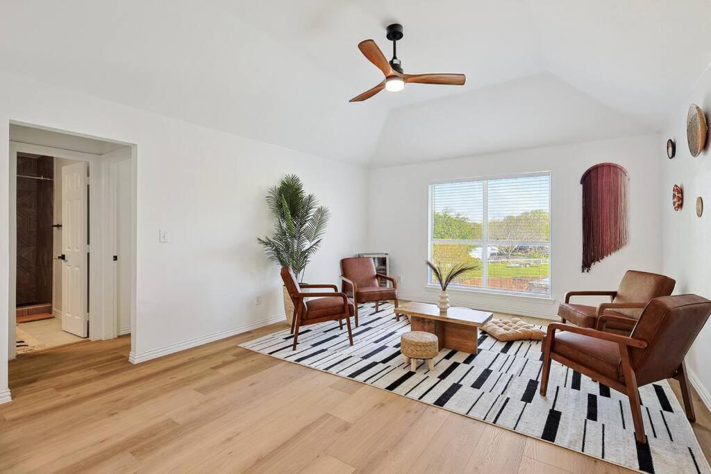 Wellness Oasis 5Br W Pool + Huge Yard + Fire Pit Villa Sachse Buitenkant foto