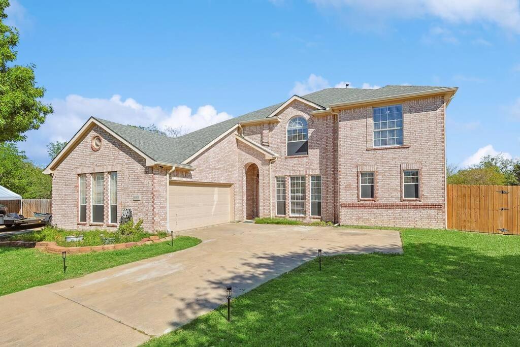 Wellness Oasis 5Br W Pool + Huge Yard + Fire Pit Villa Sachse Buitenkant foto