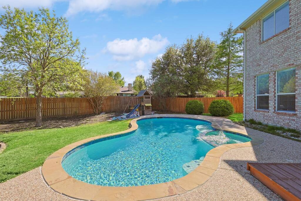 Wellness Oasis 5Br W Pool + Huge Yard + Fire Pit Villa Sachse Buitenkant foto